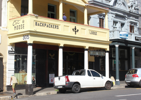Cat & Moose Backpackers
